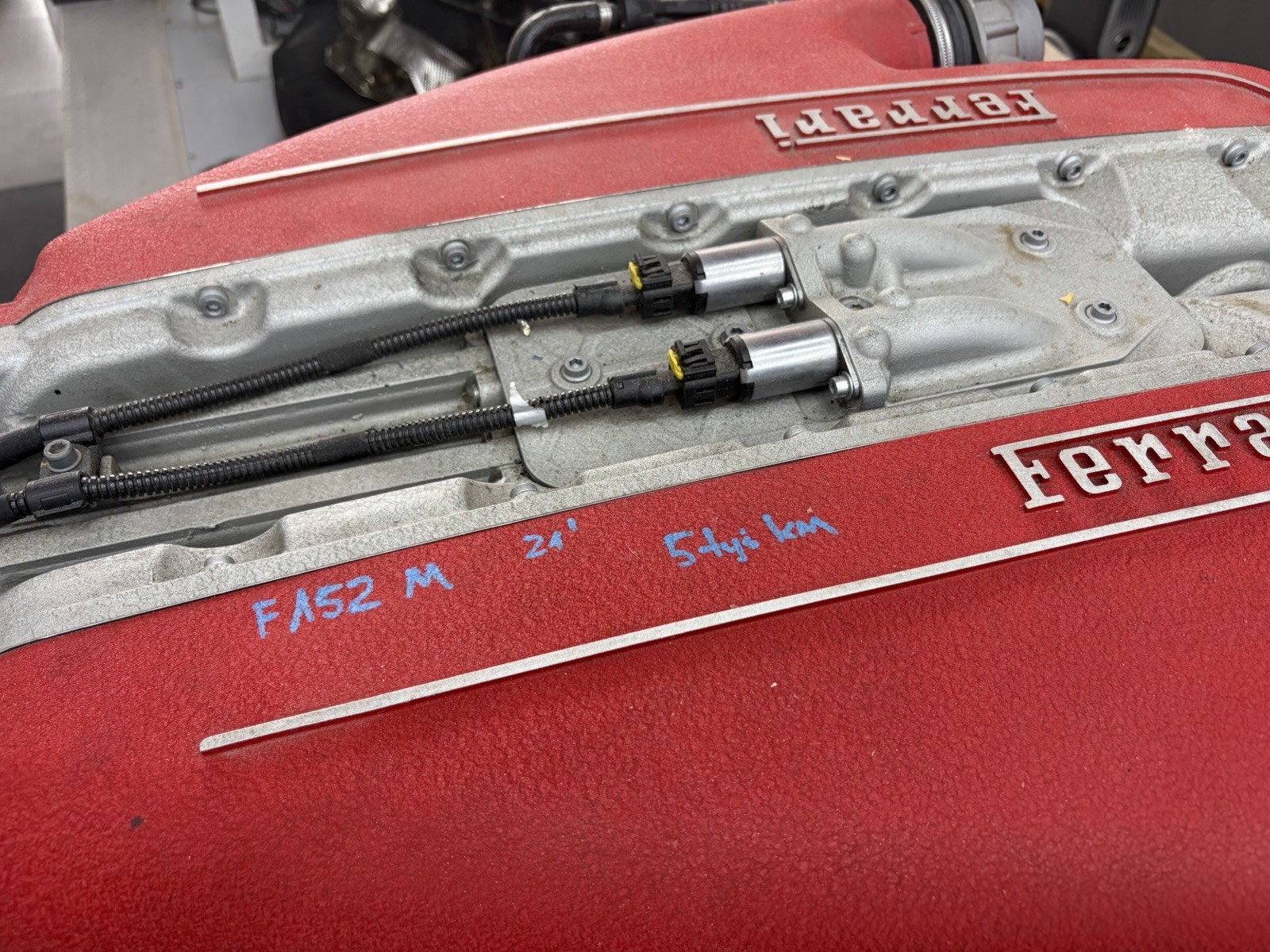 Ferrari 812 Superfast Right Exhaust manifold P/N 880348