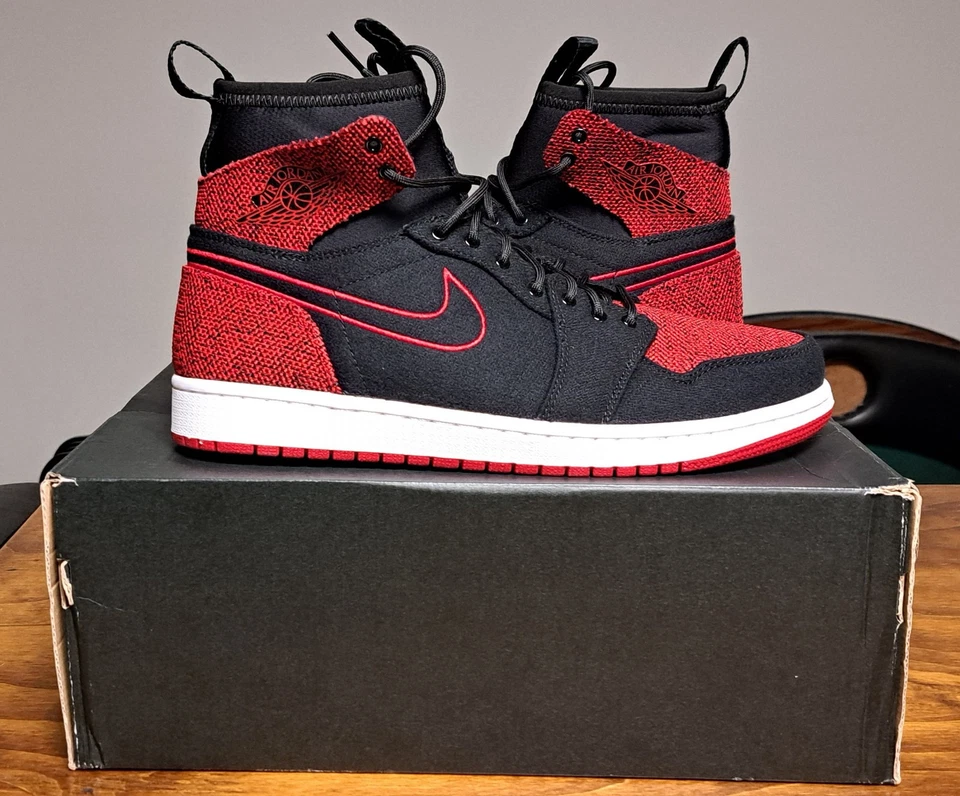 Tamanho 9.5M - Air Jordan 1 Ultra High Bred 844700-001 - Imagem 3 de 4