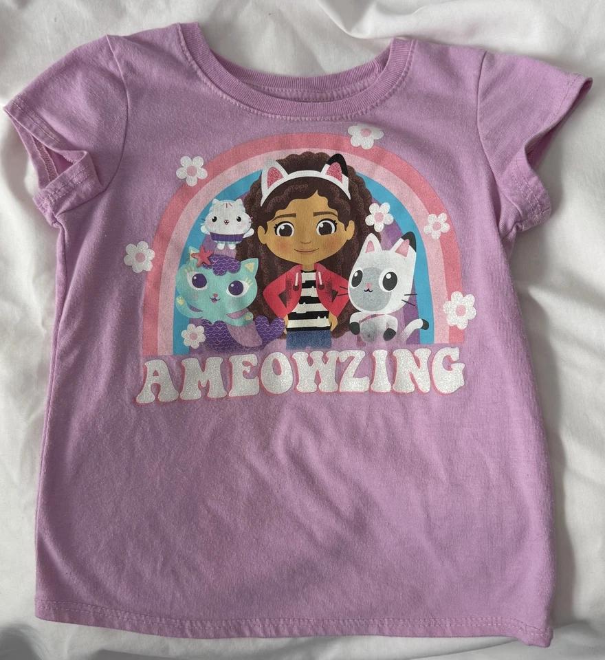 Camiseta de manga corta púrpura Jumping Beans® Gabby's Dollhouse “Ameowzing” talla 2T Foto 2 de 4
