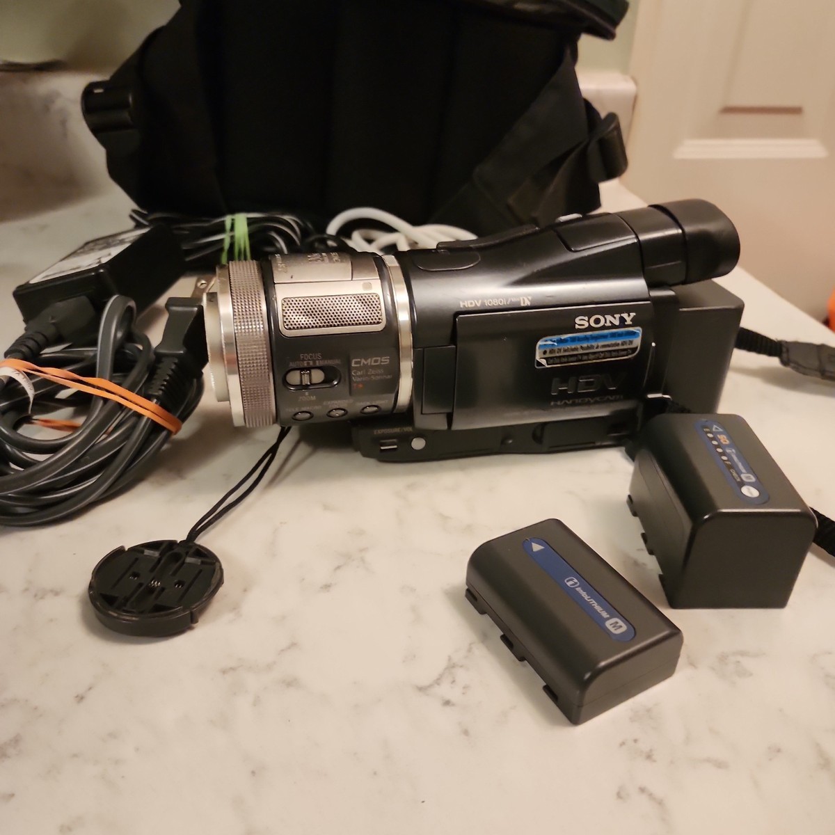 ラ*テ様 美品　SONY HDV miniDV HANDYCAM HDR-HC1 Sony Handycam HDR-HC1 Camcorder HDV MiniDV Tape Video Camera HD