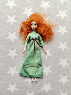 Disney Frozen II Anna Puppe im Nachthemd Nachthemd mit unordentlichen Haaren 