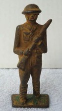 VINTAGE BARCLAY MANOIL METAL FIGURE SOLDIER CARRYING RIFLE AJ7