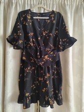 PRETTYLITTLETHING LIGHTWEIGHT FLORAL SUMMER DRESS - SIZE 18