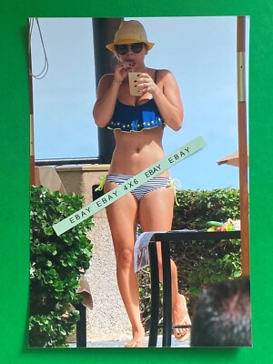 Found 4X6 PHOTO of Beautiful Kaley Cuoco Star of The Big Bang Theory TV Show
