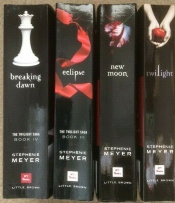 Twilight saga series 1 2 3 4 Set -New Moon/ Eclipse/ Breaking Dawn PB lot VG