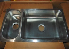 Elkay Lustertone 32-1/16" Undermount Double Basin Sink ELUHAQD32179 Staunless