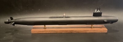 USS Arizona (SSN-803) VA Class Block V SSGN Sub 1:200 scale with Missile Launch