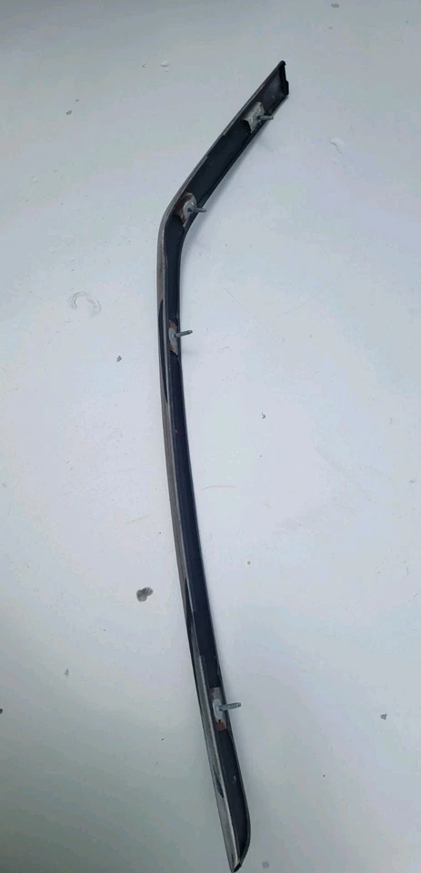 Mercury Marauder 2004 pilar trasero izquierdo borde de vidrio código de color JP plateado metálico Foto 4 de 4