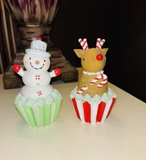 New TransPac Resin Christmas Themed Cupcake Set