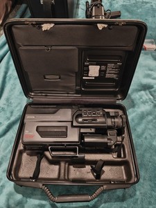 National NV-M5A VHS Movie Camera Original Hard Case Retro