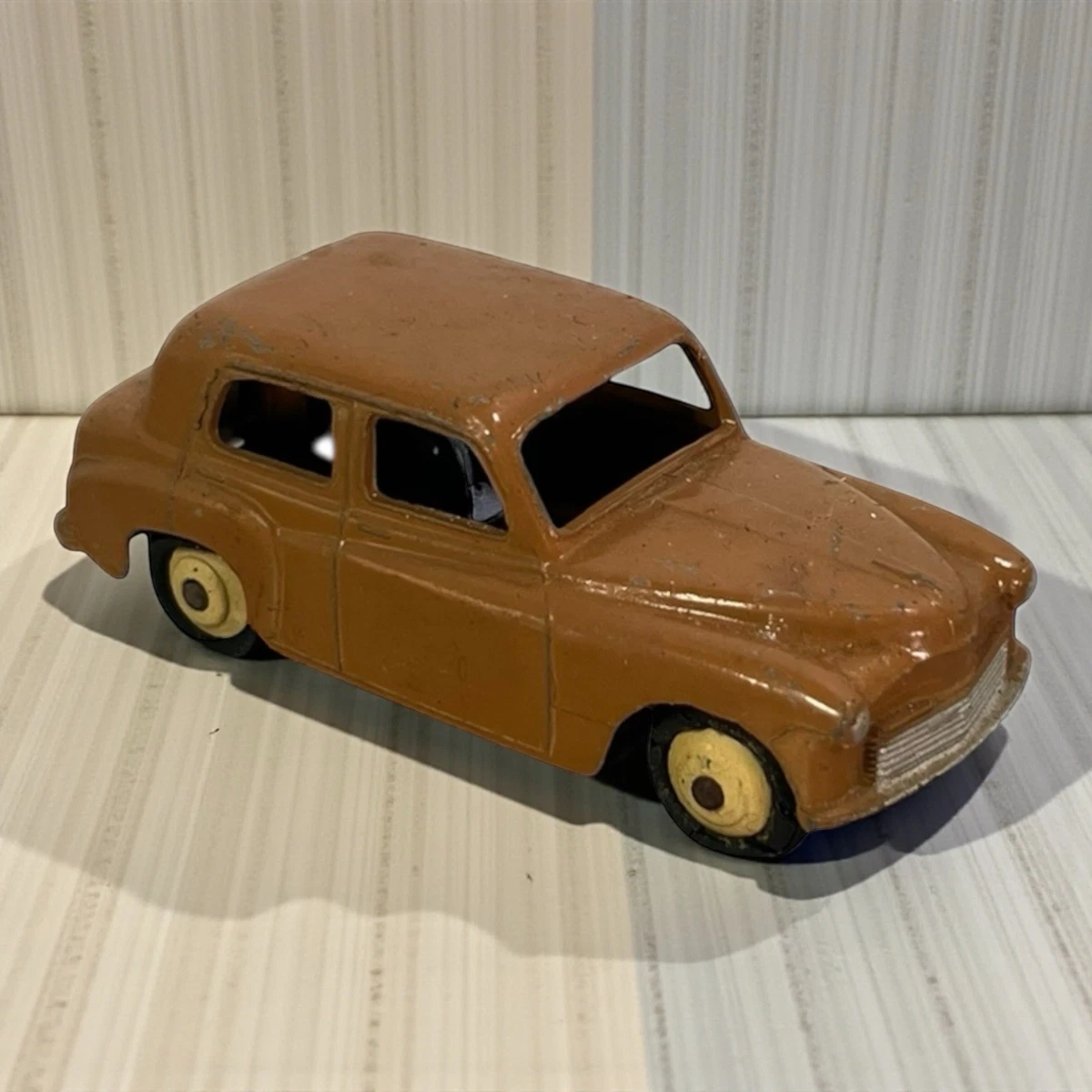 Dinky 1950 Year of Manufacture Vintage Manufacture Diecast Cars