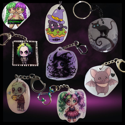 Handgefertigter Schlüsselanhänger , Gothic, Halloween, Creepy-Cute, aus Resin