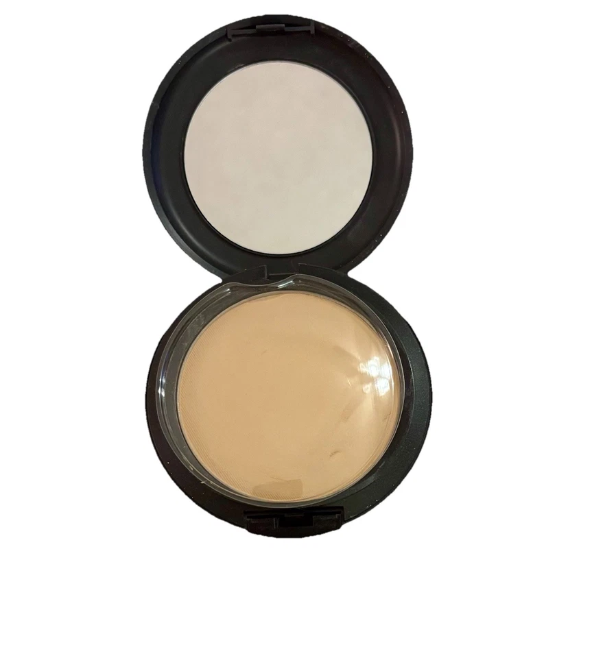 MAC Cosmetics Studio Fix Powder Plus Foundation NC20 Light Beige 24H Oil Control - Bild 3 von 3