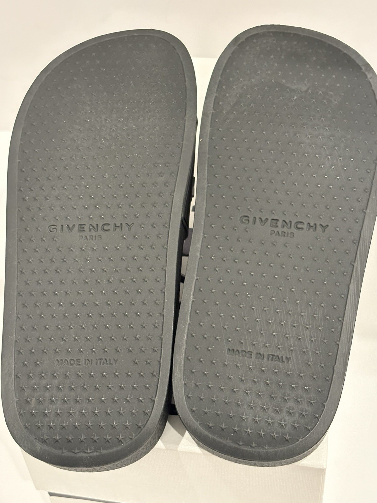 NWT Givenchy Women's Slide Flat Slippers Unisex Men’s US 7 Women’s US 8.5 thumbnail 6