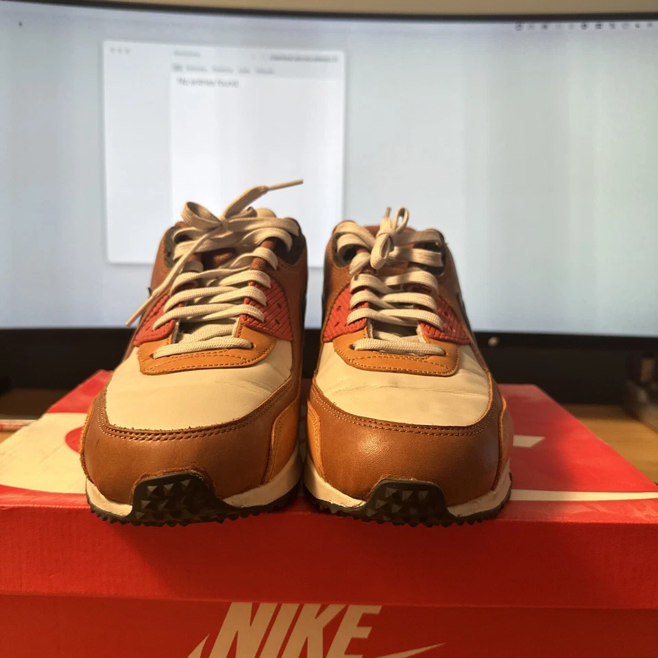 Size UK 11 - Nike Air Max 90 Escape - 718303-002 *good condition *, photo 2 of 5