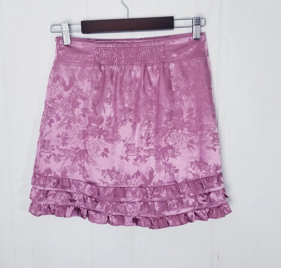 Юбка Honey Punch женская размер Small пыльная розовая лиловая с цветочной подкладкой отделка с оборками - Изображение 3 из 4