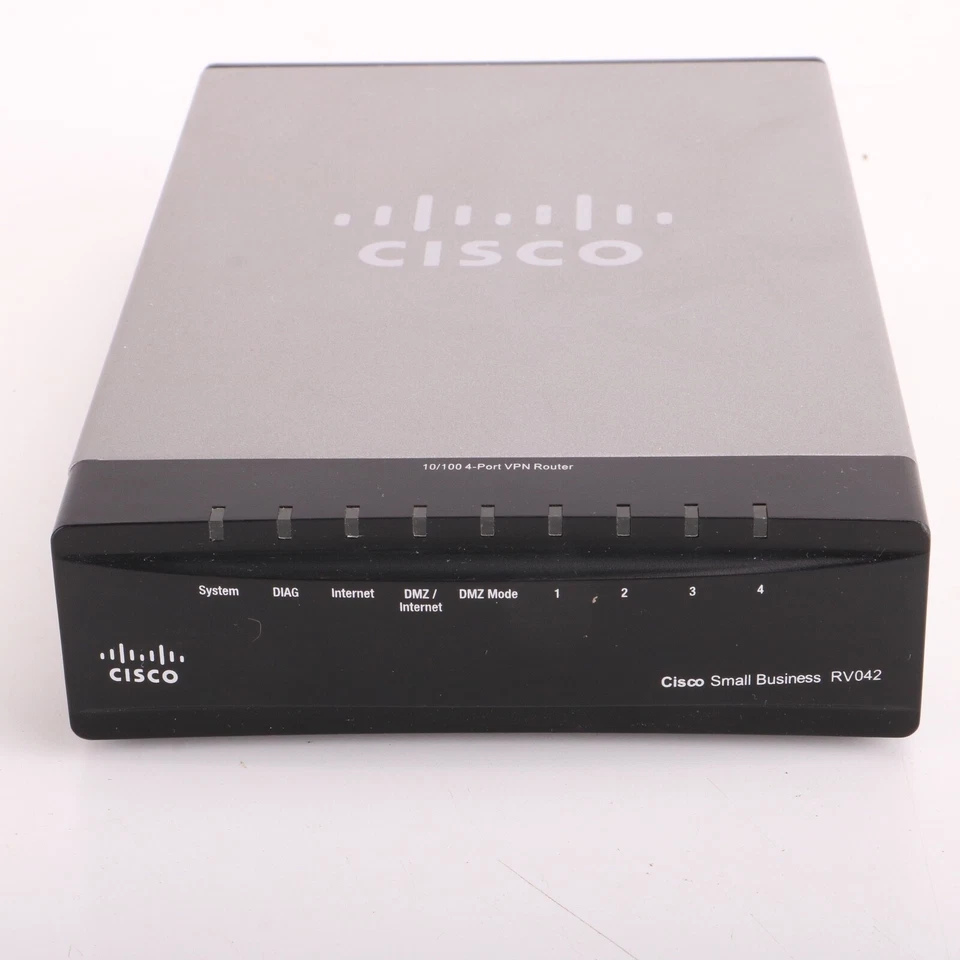 Cisco RV042 V03 4-port 10/100 Small Business VPN Router - Image 2 of 4