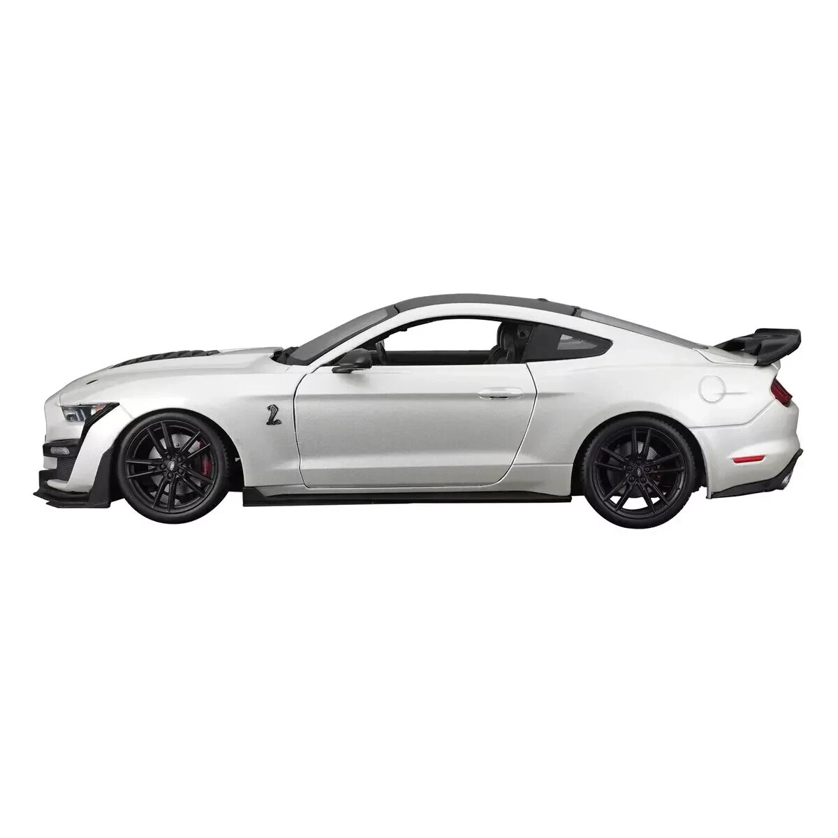 2020 FORD MUSTANG SHELBY GT500 PEARL WHITE & BLACK by MAISTO 1:18