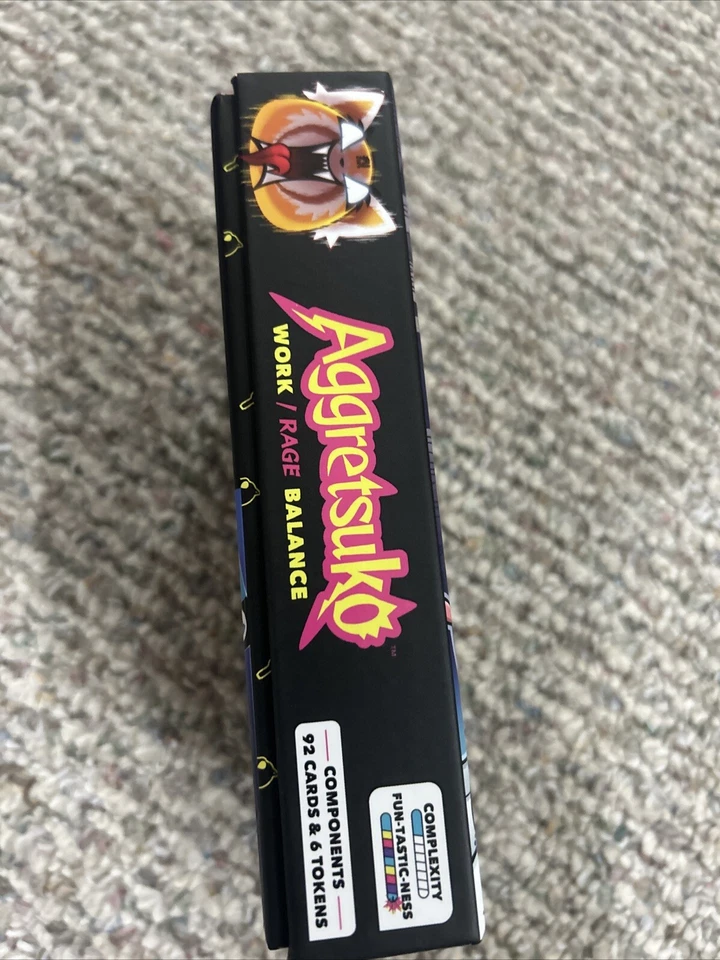 Juego de cartas de equilibrio de trabajo/rabia Aggretsuko Foto 4 de 4