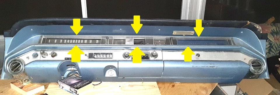 Oldsmobile Super 88 1964 tablero bisel ajuste velocímetro combustible/luces de advertencia/emblema Foto 2 de 4