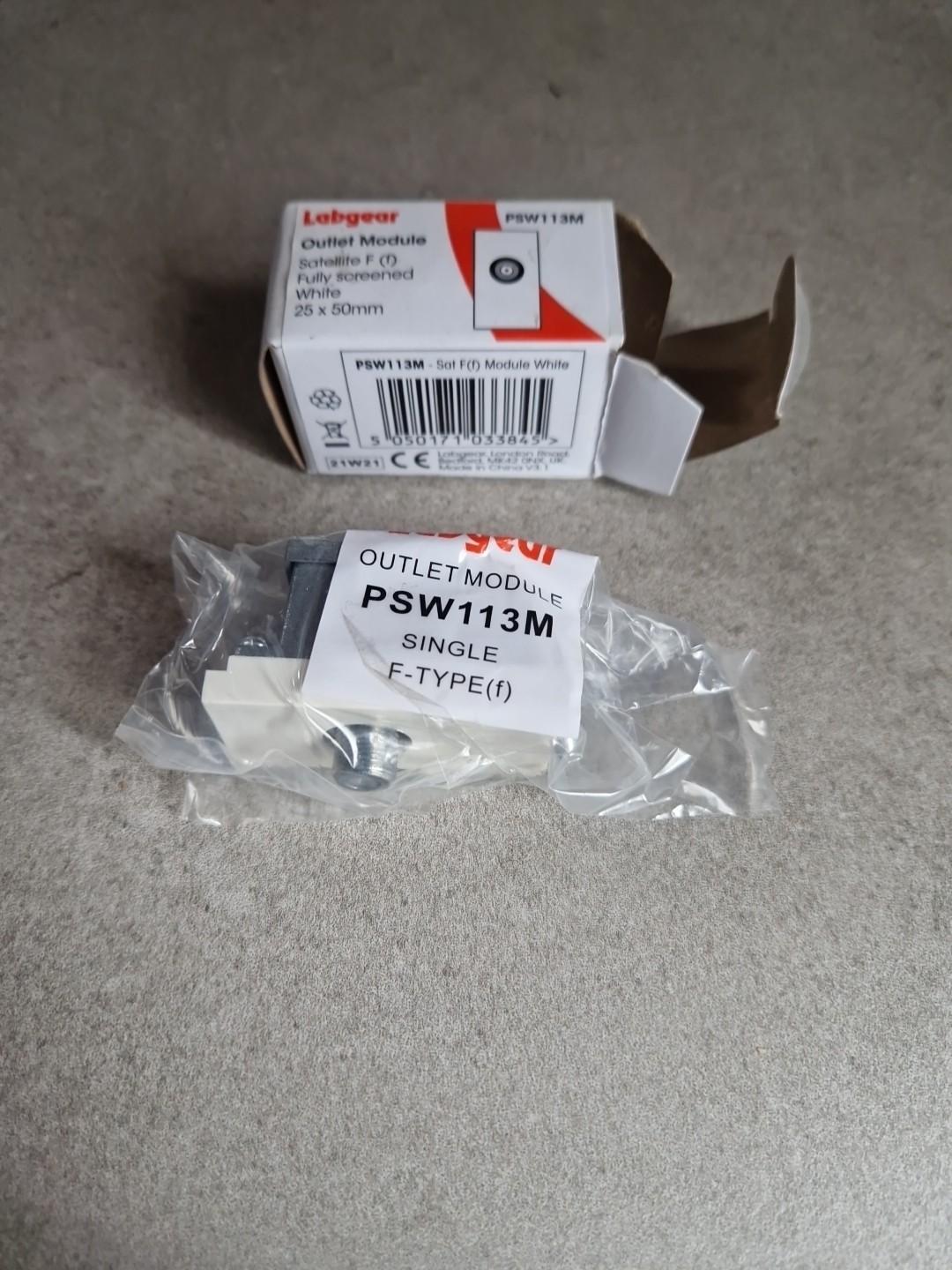 LABGEAR SCREENED SINGLE F TYPE MODULE WHITE SATELLITE OUTLET SOCKET 25mm X 50mm