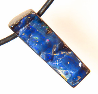 29.1c AUSSIE QLD SPLIT BOULDER OPAL SIDE DRILLED SURF PENDANT OCA19296
