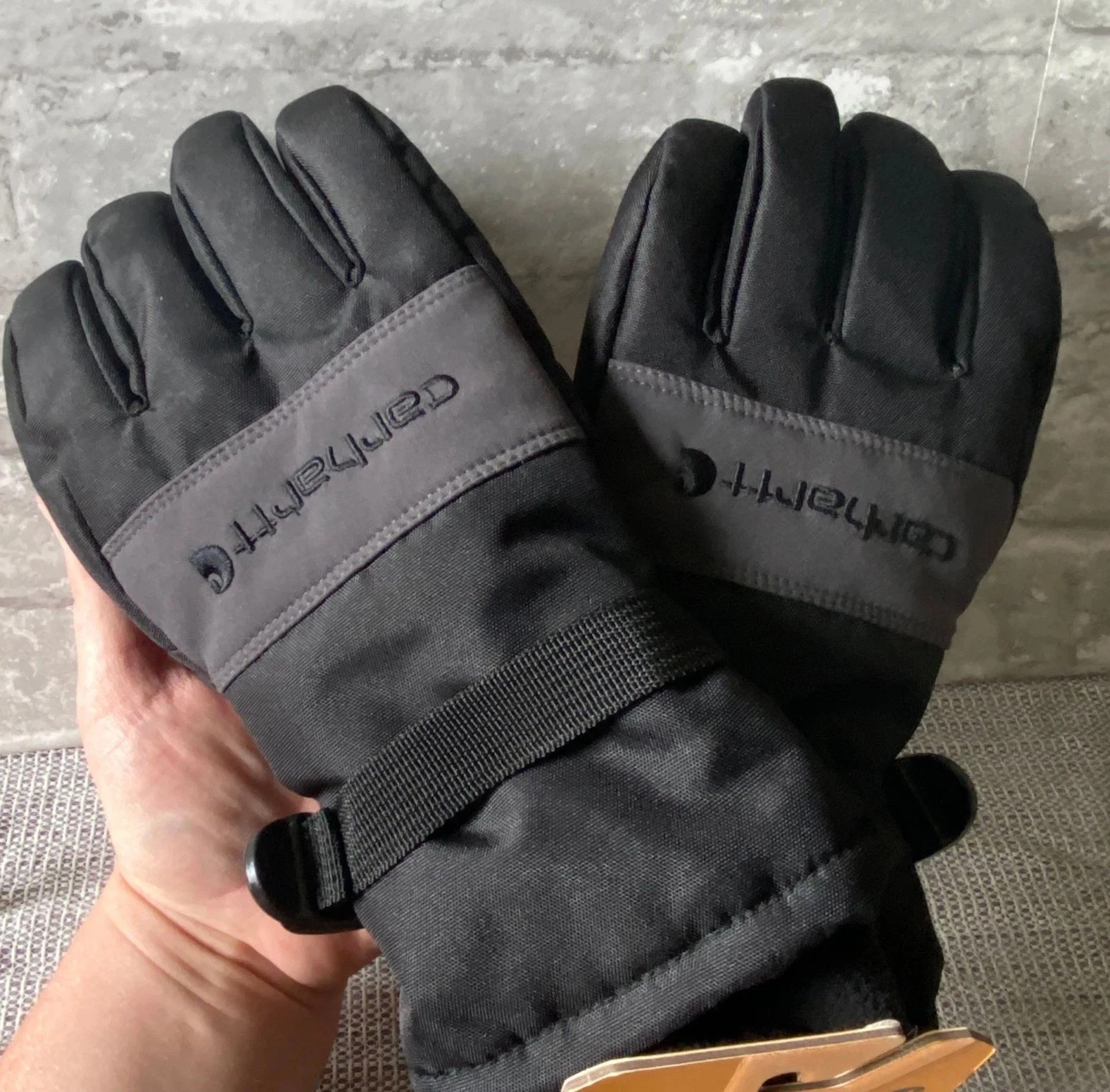 NEW! Carhartt Gloves Small Insulated Waterproof Outdoor Winter Work Black Grip