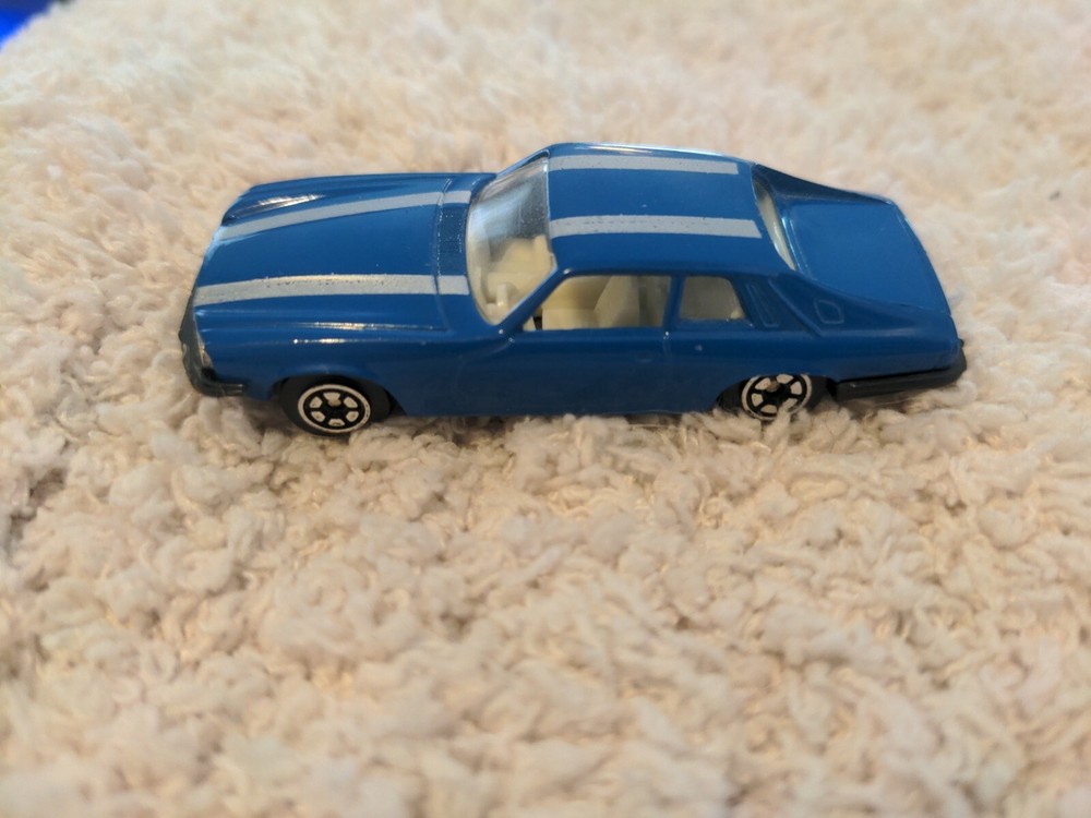 VINTAGE Blue Jaguar Diecast Car * 1980s XJS 1:64 Model Car * Blue + Silver