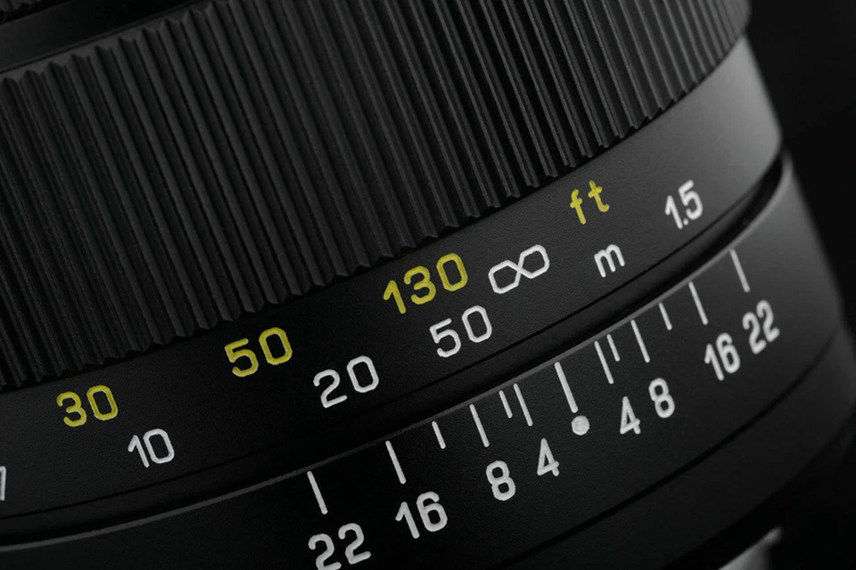 Lente Mitakon Zhongyi Creator 135 mm f/2,8 Full Frame Versión II para Sony FE a7 a6 Foto 4 de 4