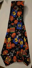 Vintage 1995 Looney Tunes Mania Neck Tie Happy Halloween. 100 Silk Tweety, Taz