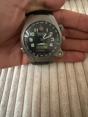 Victorinox Swiss Army Titanium Gebraucht - Bild 1 von 2