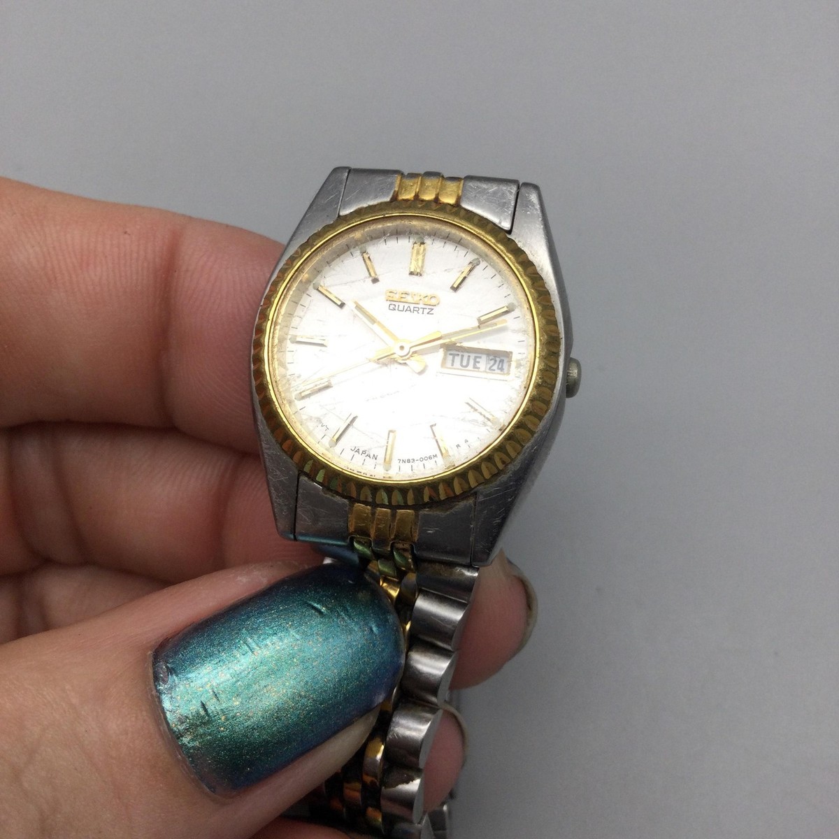 Vintage Seiko Womens Watch 22mm Day Date 7N83-0004 Scratched Crystal New Battery Vintage Seiko Womens Watch 23mm Two Tone 7N83-0041 Scratched  main image 2