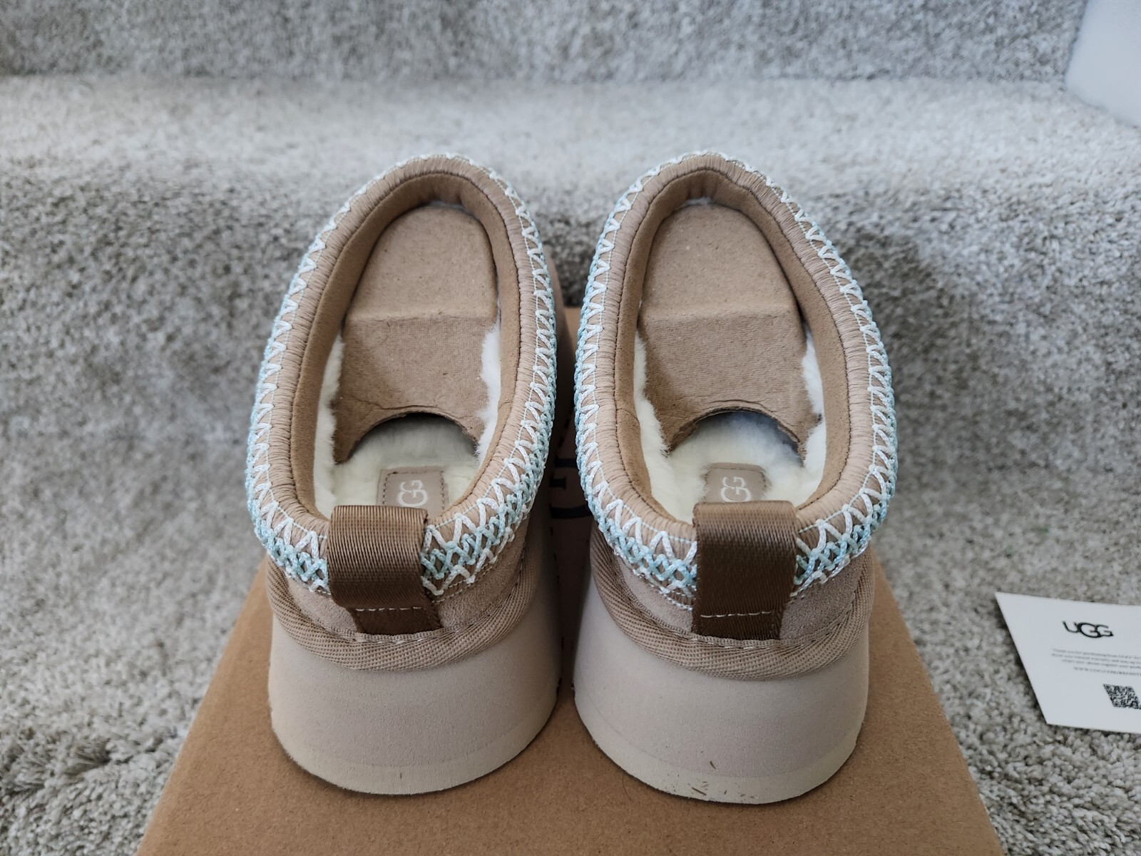 Size 9 - UGG Women’s Tazz Slippers Sand image 2