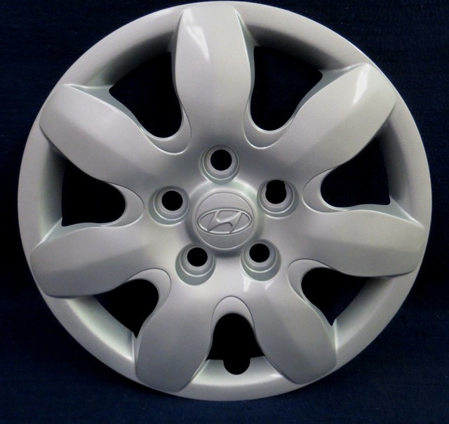 HYUNDAI ELANTRA 20072010 15" 7 SPOKE SILVER WHEEL COVER / HUBCAP 1