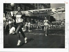 1989 Press Photo Ronald Lanzoni and Mike O'Reilly finish The Boilermakers Race