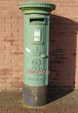 PHOTO  EDWARD VII PILLAR BOX AT ROSSLARE HARBOUR THE CENTURY-OLD POST BOX HAS BE