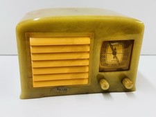 VTG FADA 53 CATALIN IN ONYX AND YELLOW DECO TUBE RADIO
