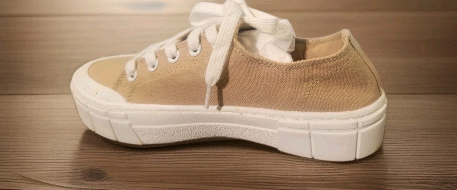 Mad Love-Women's Tan Platform Lace-up Canvas Sneakers size 7