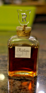 Replique von Raphael Paris Original 1/2 Floz. ungeöffnet versiegelt.