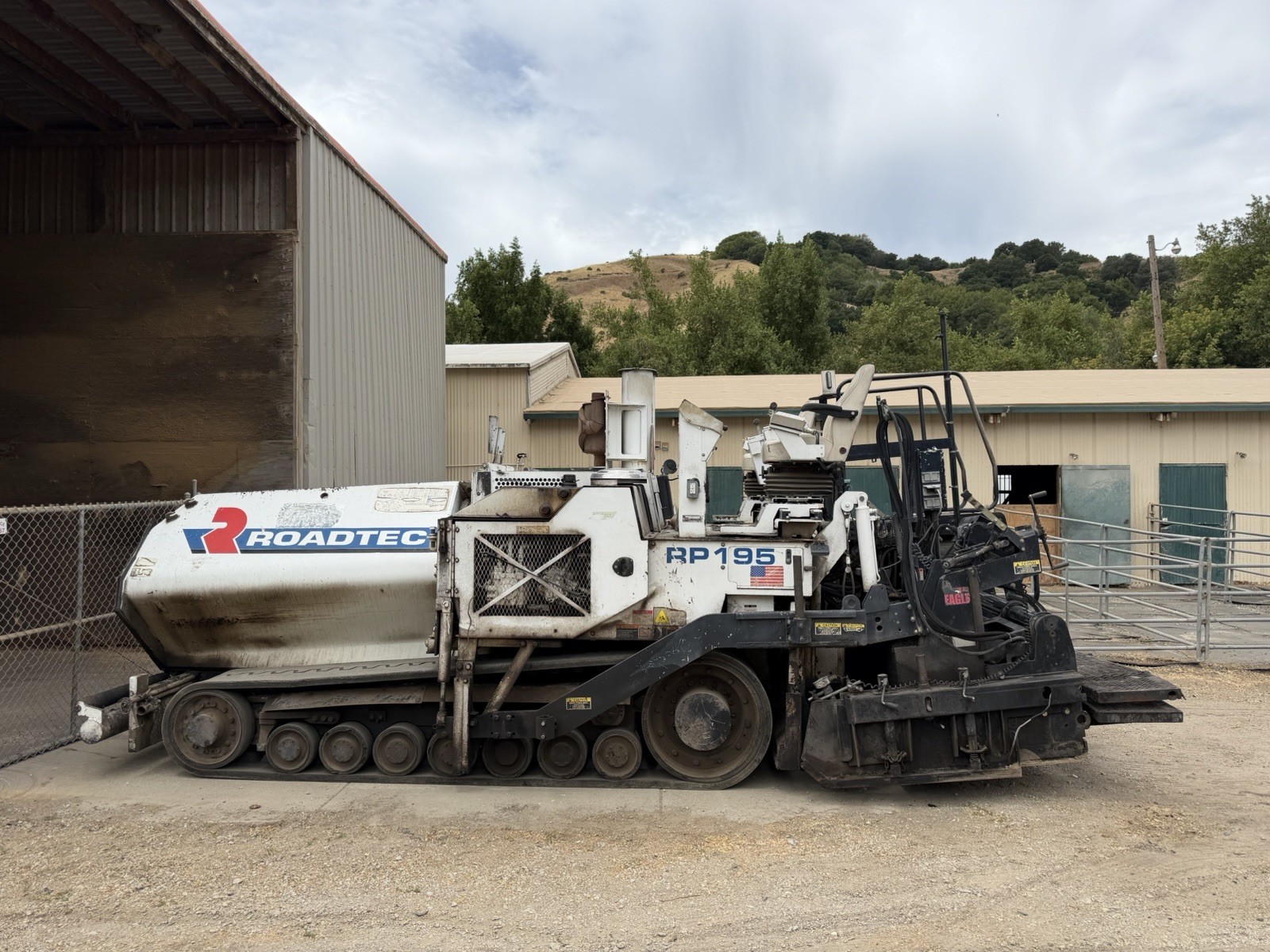 2009 Roadtec RP-195 Track Asphalt Paver | Electric Heat 10 - 19 Screed | 5502 Hr