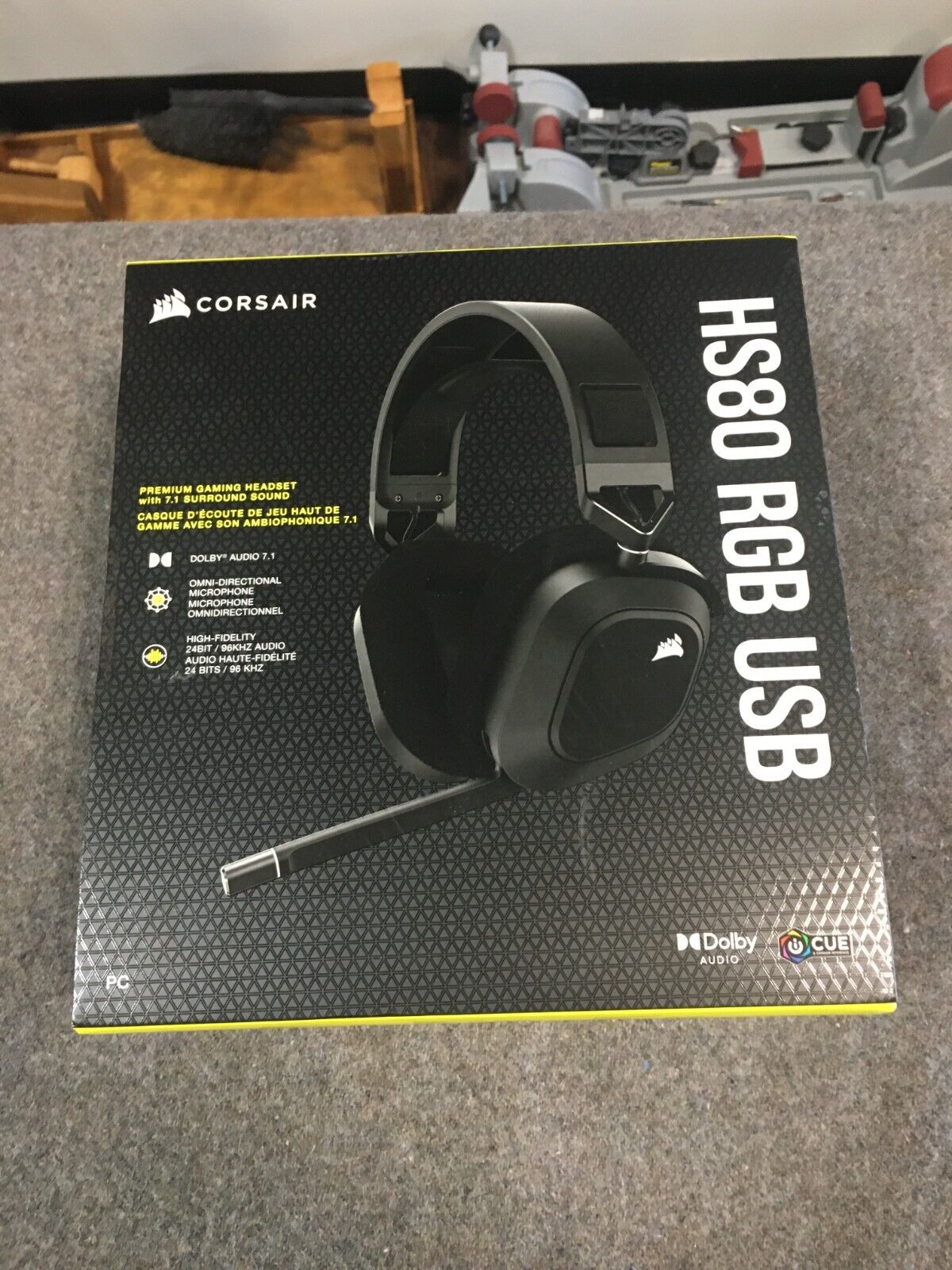 Corsair HS80 RGB USB Premium Gaming Headset with Dolby Audio 7.1 Surround  Sound (Broadcast-Grade Omni-Directional Microphone, Memory Foam Earpads