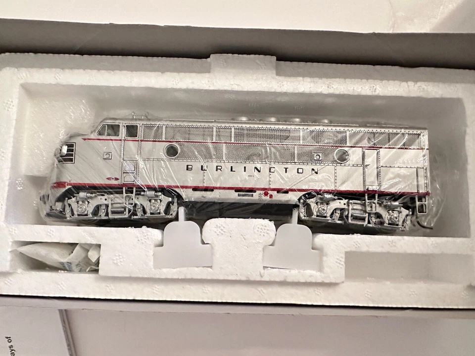 Precision HO 306 CB&Q EMD F3 Ph2a A/B/A Set Sound/DC/DCC, A/B Laned Up Foto 3 de 4