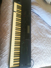 Korg i2 61-Key Interactive Music Workstation Electronic Keyboard, Black, MIDI