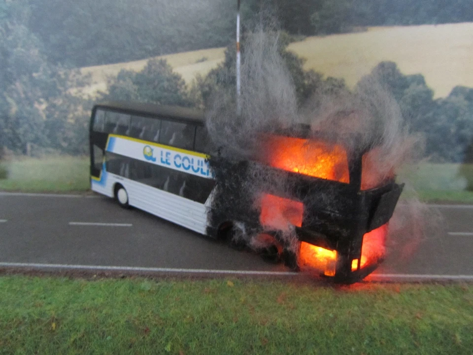 1:87 Reisebus Bus Motorbrand H0 LED 12V-16V Feuer Laser Cut Feuerwehr Polizei - Bild 3 von 4