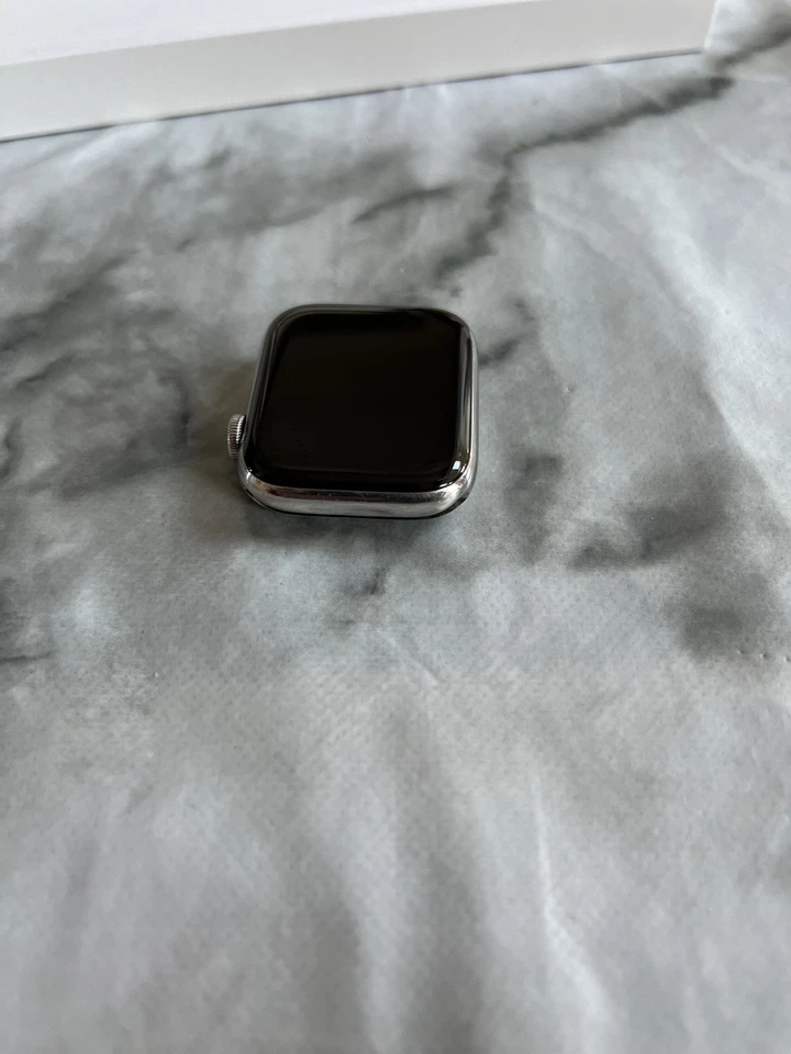 Apple Watch Series 6 Stainless Steel 44mm GPS Cellular - Image 2 of 4