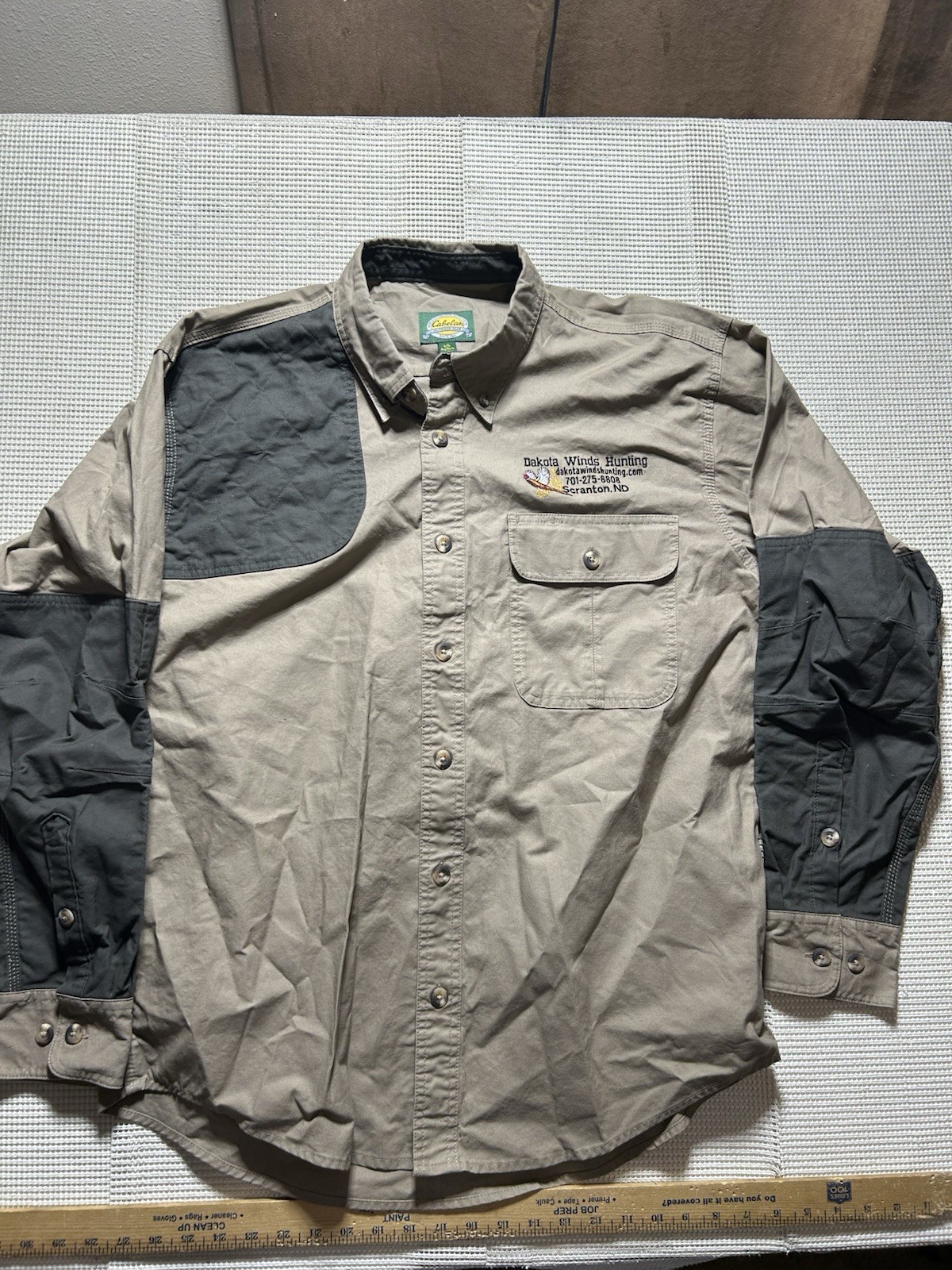 Cabelas Shooting beige and green long sleeve button up size large hunting shirt