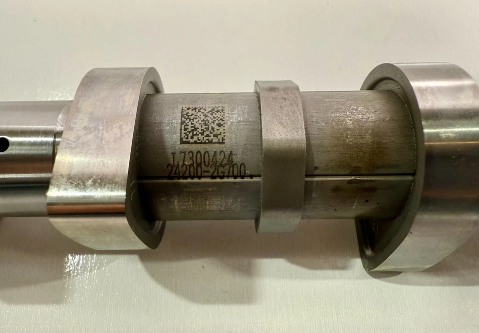 Árbol de levas de escape OEM NUEVO 24200-2G700 13-15 Hyundai Santa Fe 09-14 Sonata NUEVO OEM Foto 3 de 4