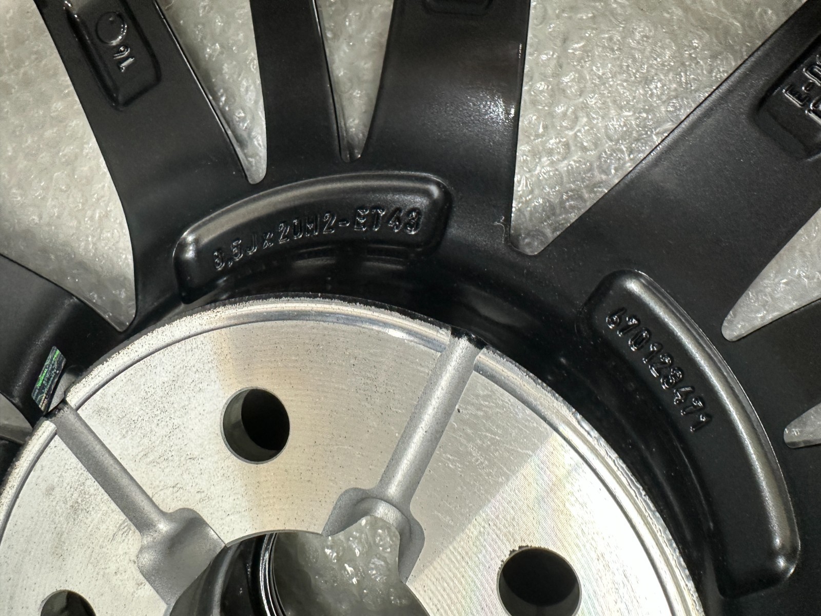 Maserati Quattroporte 2021-2024 Front Wheel P/N 670123471