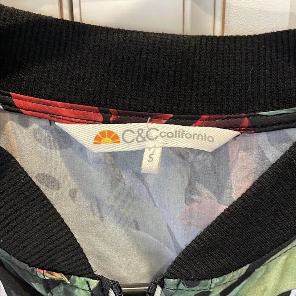 C&C California Women's Size L Multicolor Tropical Lightweight Bomber Jacket - Image 3 of 4