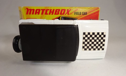 Matchbox Superfast No. 18A Field Car white & black black hubs mint/boxed - Picture 6 of 12